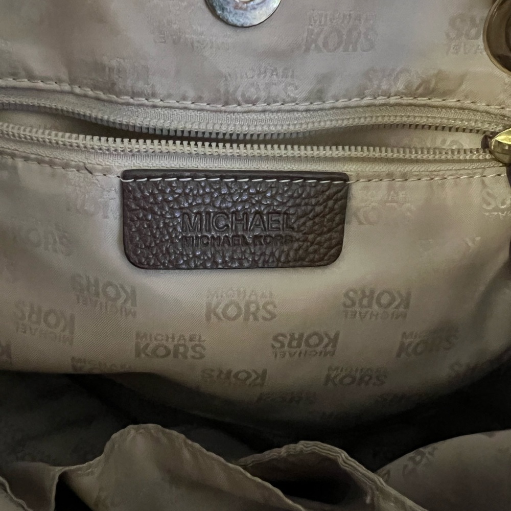 Michael Kors tote - Picture 2 of 2